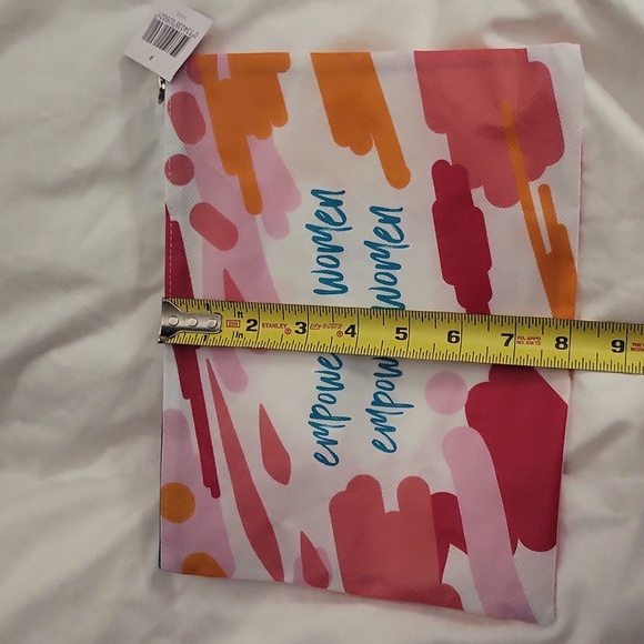 Thrive causemetics make up bag - Picture 3 of 6